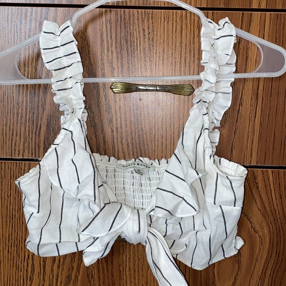 Striped Ruffled Crop Top - Picture 4 of 4